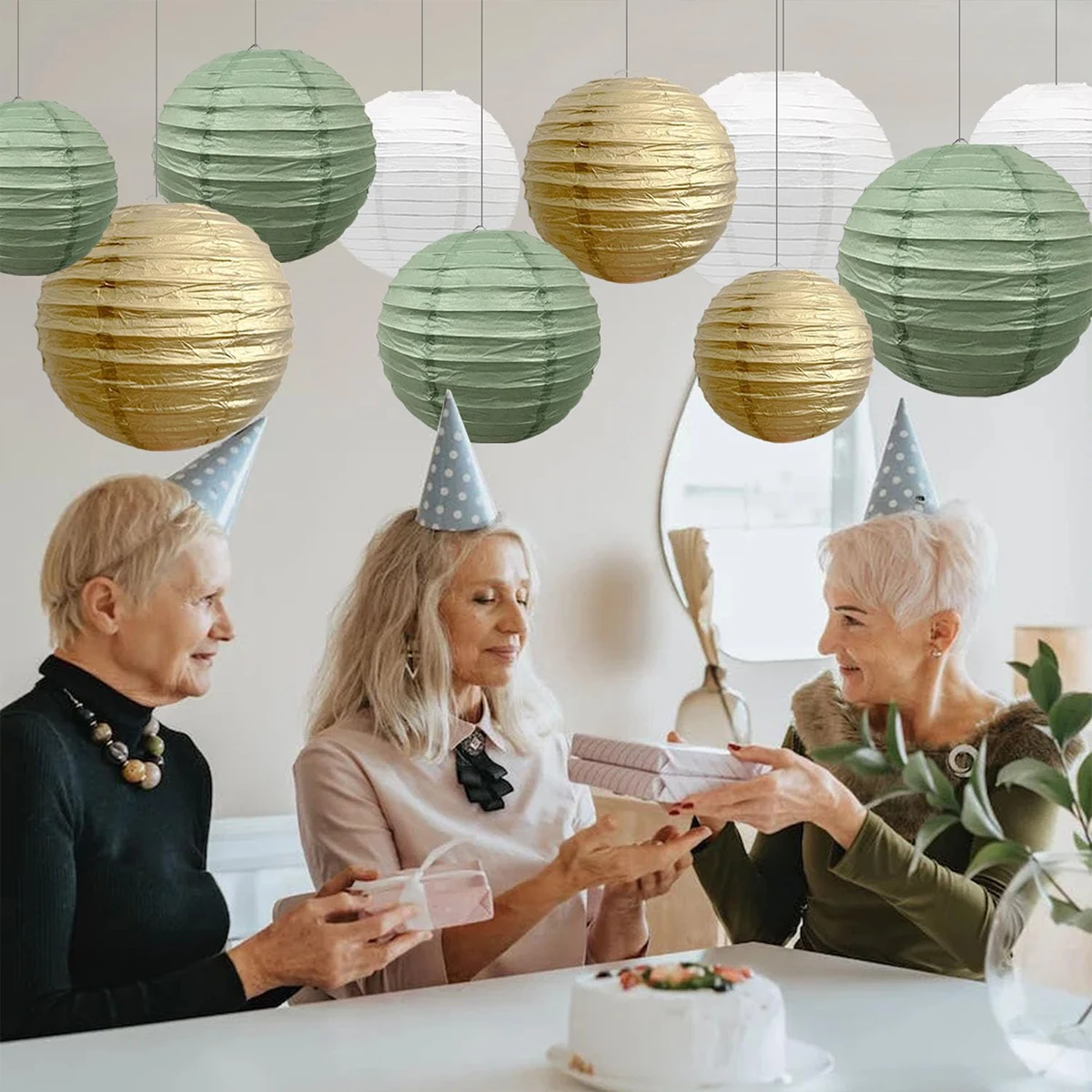 1 Set Paper Lanterns With Circular Lampshades In Green White And Gold Decorated With Hanging Paper Lanterns For Weddings