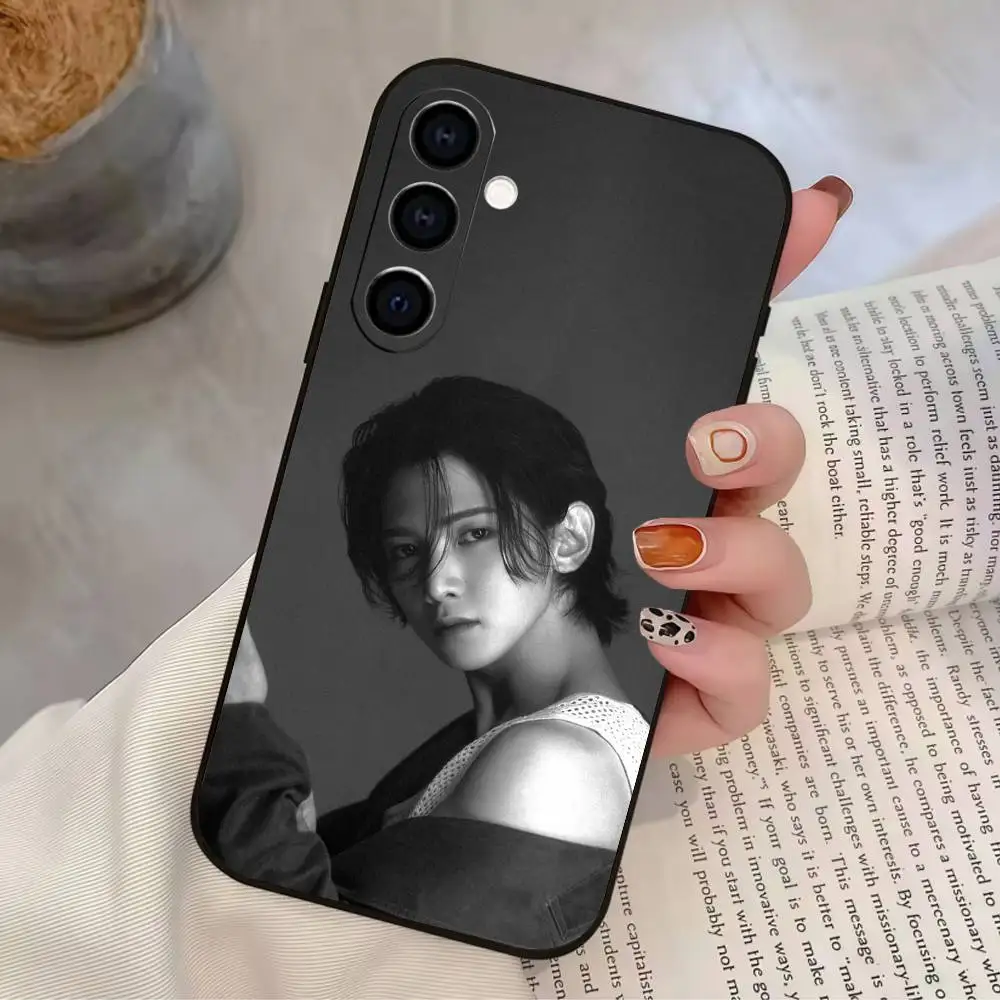 A-ATZ Kpop Handyhülle für Samsung Galaxy A73/A72/A71/A70/A53/A52/A51 Weiche Silikonhülle in Schwarz