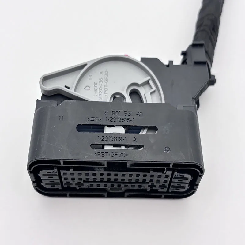 Conector impermeable automotriz de 46 pines 8 801 531-01 8 801 532 02 1-2319823-3 1-2319815-1 1-2319819-1 PBT GF20 Módulo de bomba ABS