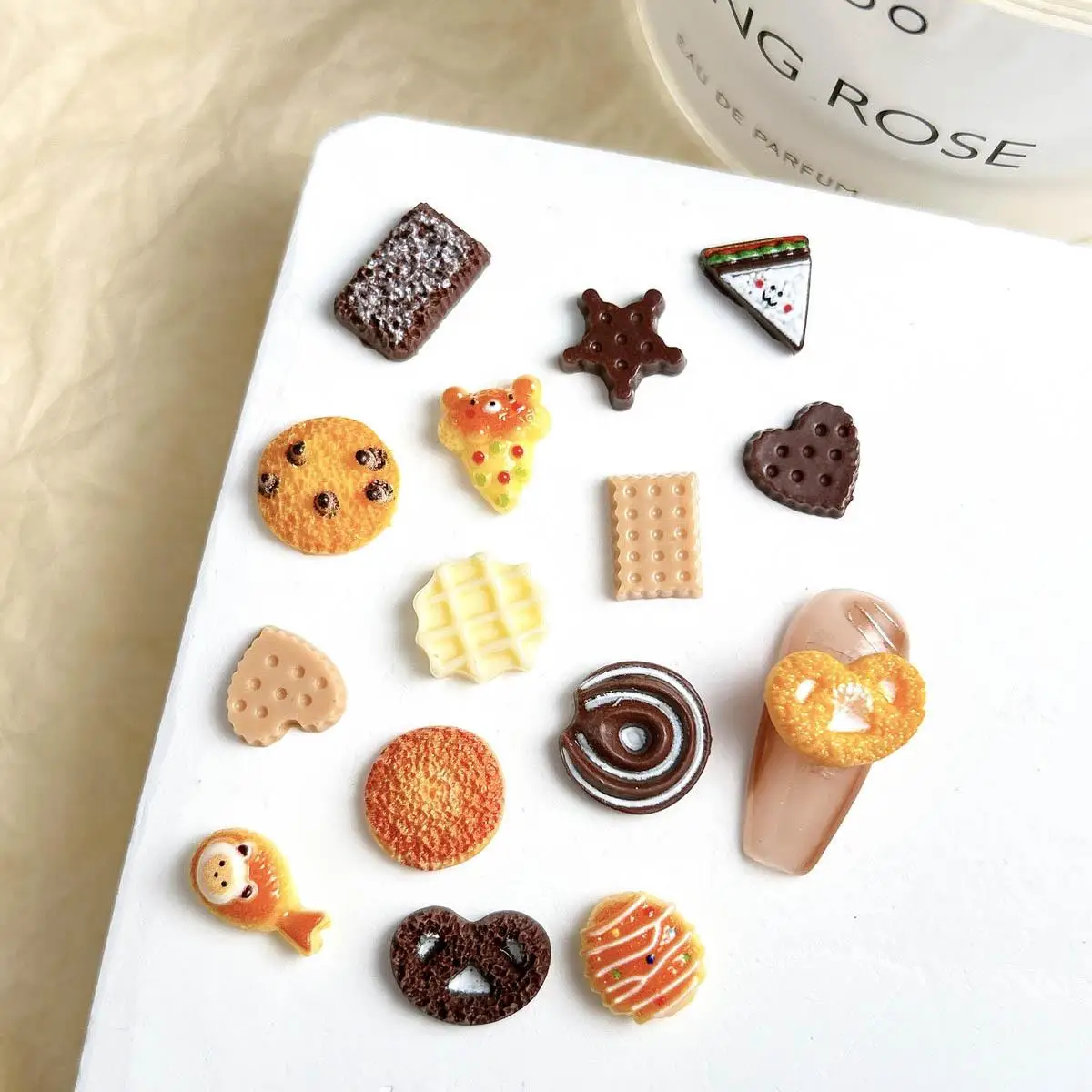 Random Mixed Resin Simulated Cookies Chocolate Sandwiches Nail Charms 3D Kawaii Cookies Croissants Bread Nail Art Decorations