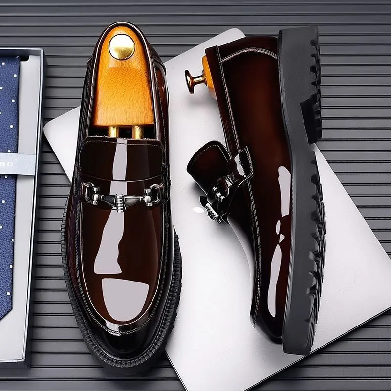 

Men's Business Dress Leather Shoes Men Fad Leather British Casual Mens Shoes Patent Leather Suit Wedding Shoes Zapatillas Hombre