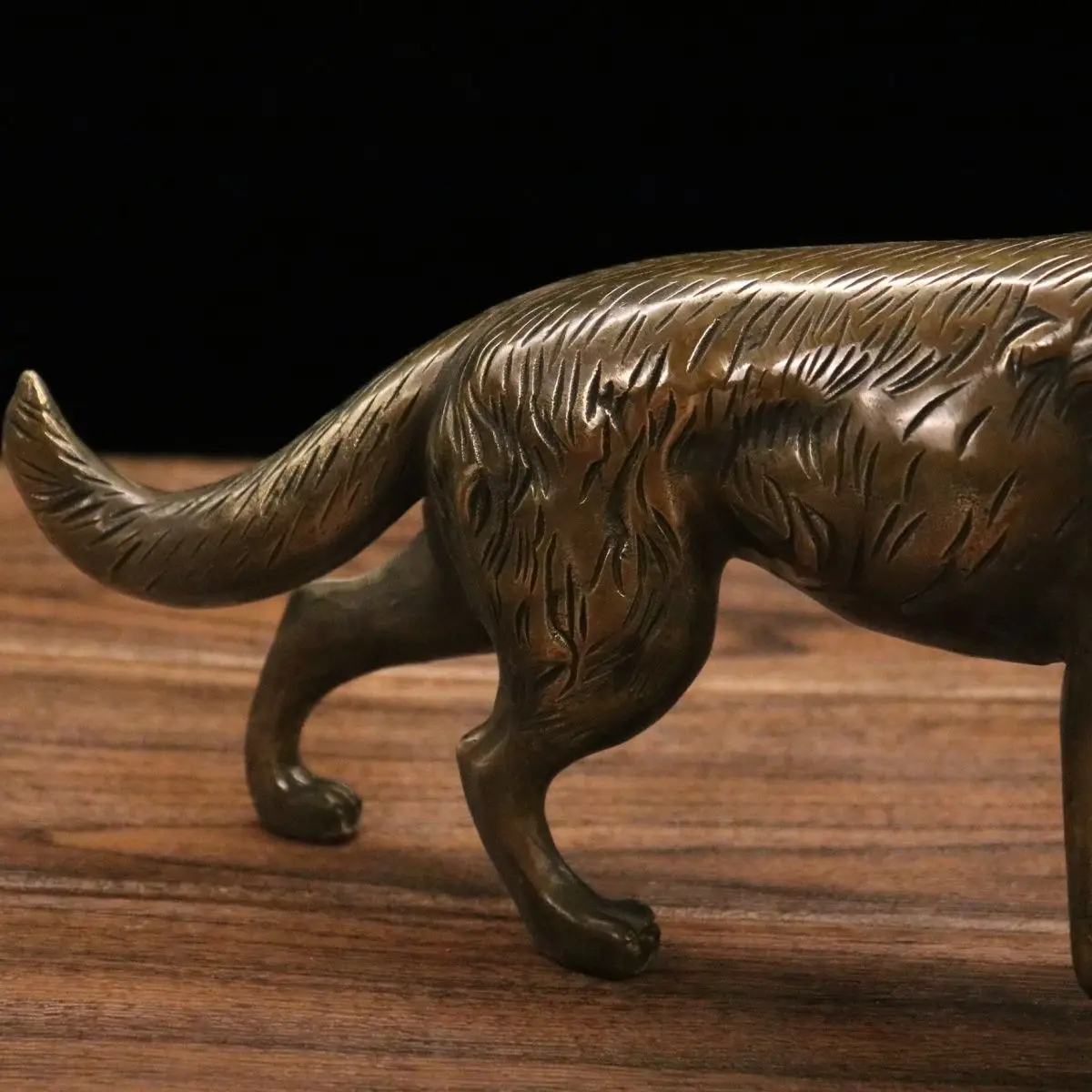 Wolf dog roars wolf Statue Sculpture Figurines Home Garden Decoration Statues For House