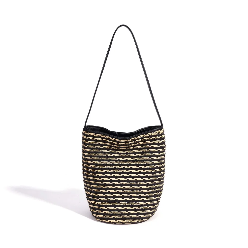 2026 New Large-capacity Fashion Bucket Versatile Woven Vacation Travel Shoulder Bag Contrasting Color Unique and Fashionable view 5