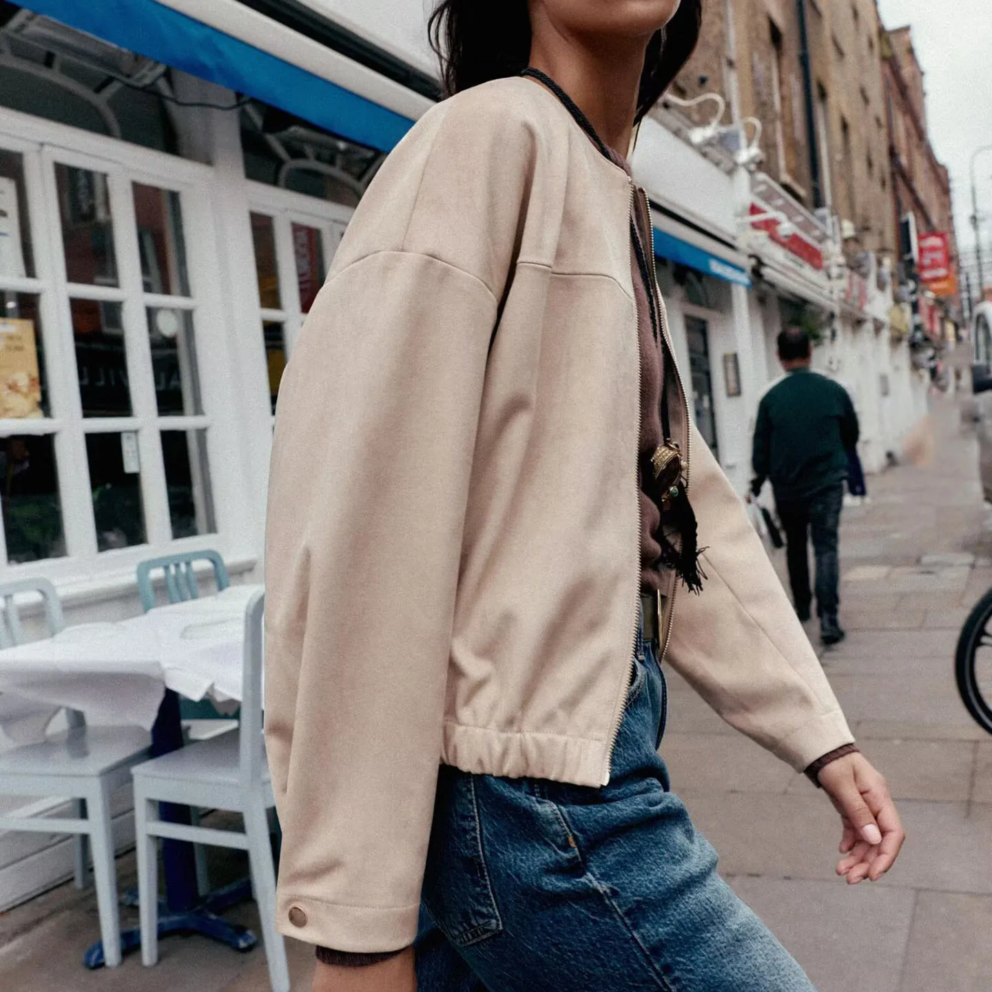 여성 캐주얼 스타일 스탠다드 핏 자켓 가을 2025 안티퍼 가죽 효과 코트 긴 소매 라운드 넥 지퍼 클로저