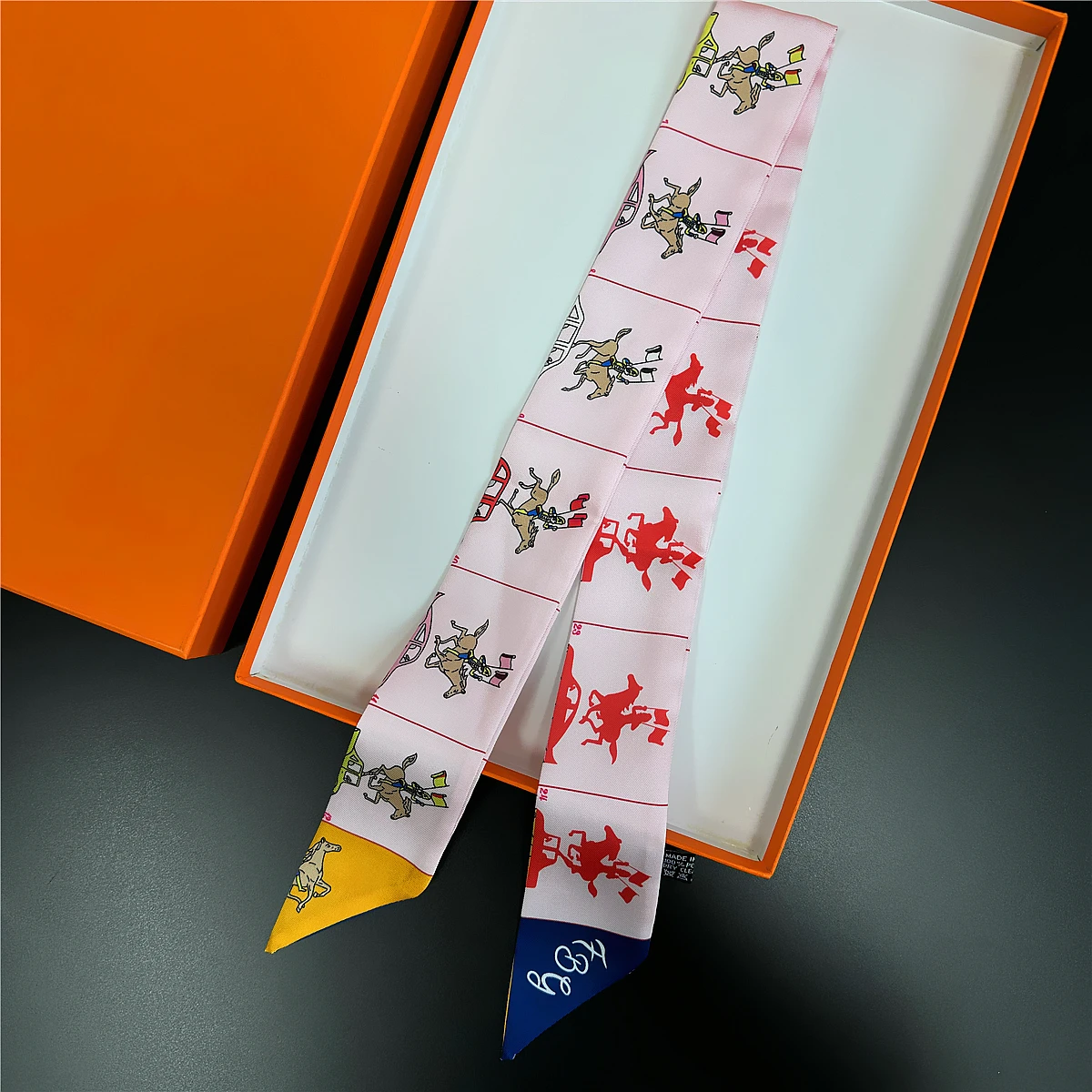 Wunderschöner Sattel-Twill-Seidenschal für Damen, modischer Schal, luxuriöser dünner Taschenschal, Markendesign, Foulard, Halstuch, Haar-Stirnband