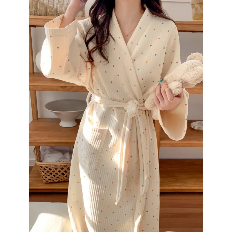 Korean Instagram Women's Fall/Winter Export Robe: Warm, Silk-Blended Bathrobe with Colorful Polka Dots, Long-Length Home Wear