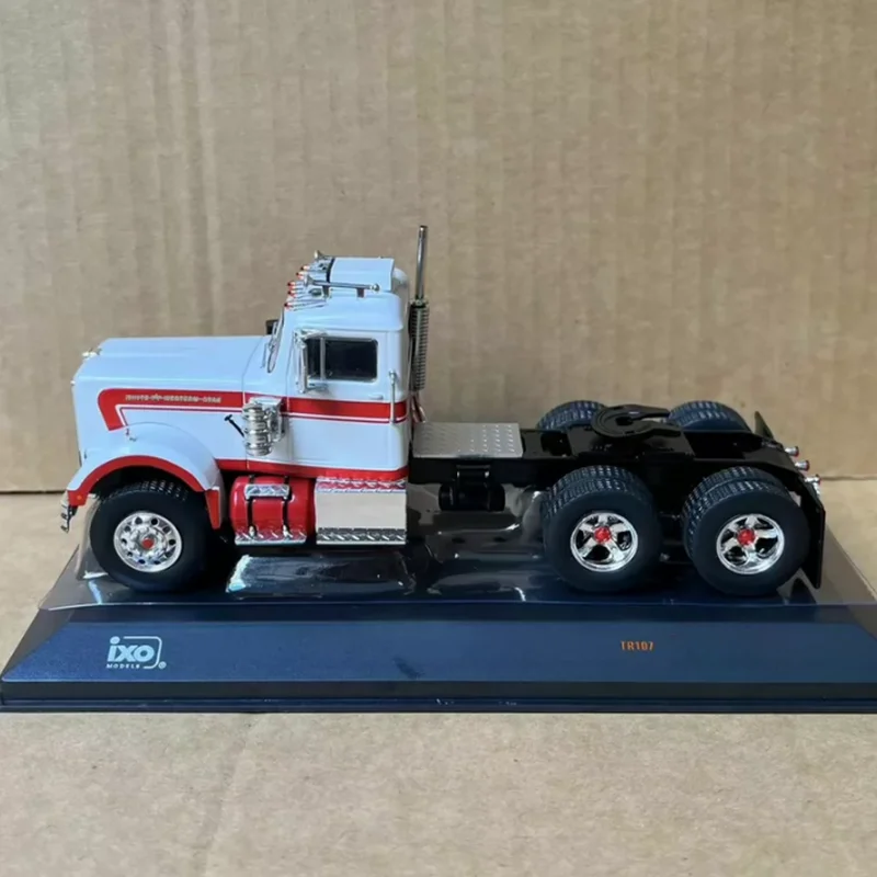 

IXO 1/43 WHITE WESTERN STAR 4864 1970 Drag head Alloy Car Model Static Collection Decorated Holiday Gifts Toys Souvenir Gift