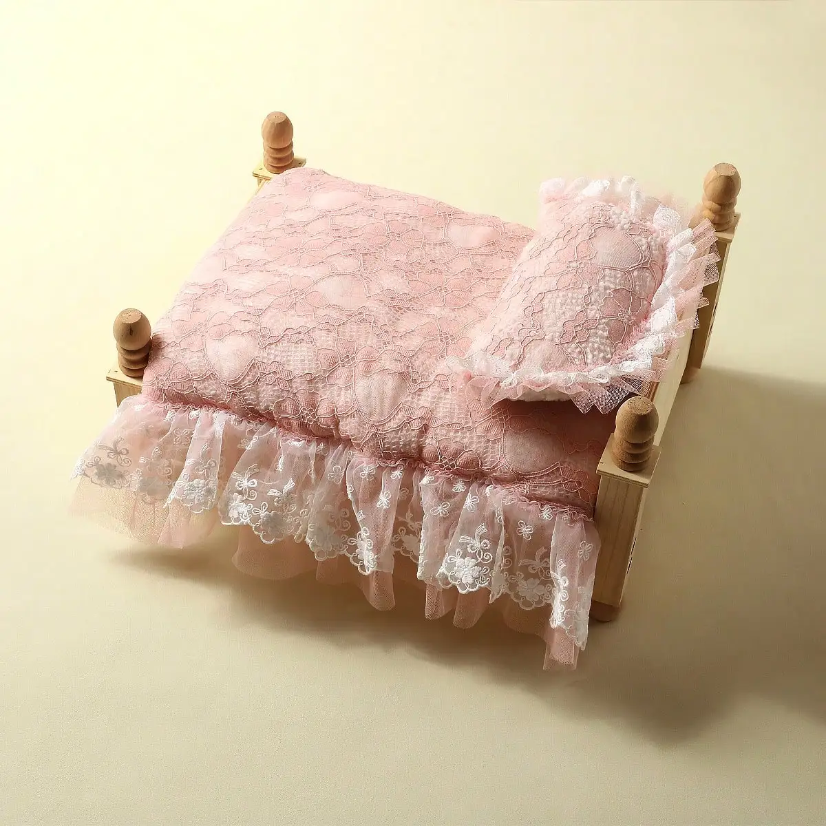 Ylsteed Pink Newborn Lace Photography Mat with Posing Pillow Baby Mini Mattress for Photo Shooting Infant Photo Props