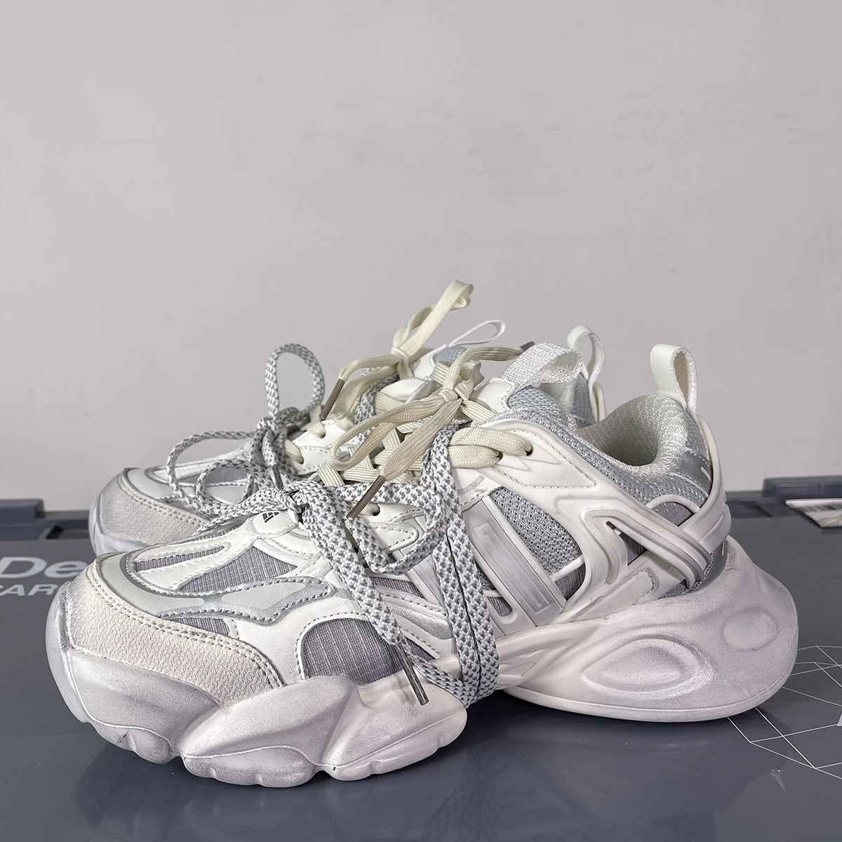 New 2025 Trendy Dad Shoes Unisex Casual Sports Shoes Breathable Mesh Upgraded Version Flat mid Heel round Toe Color Block Design