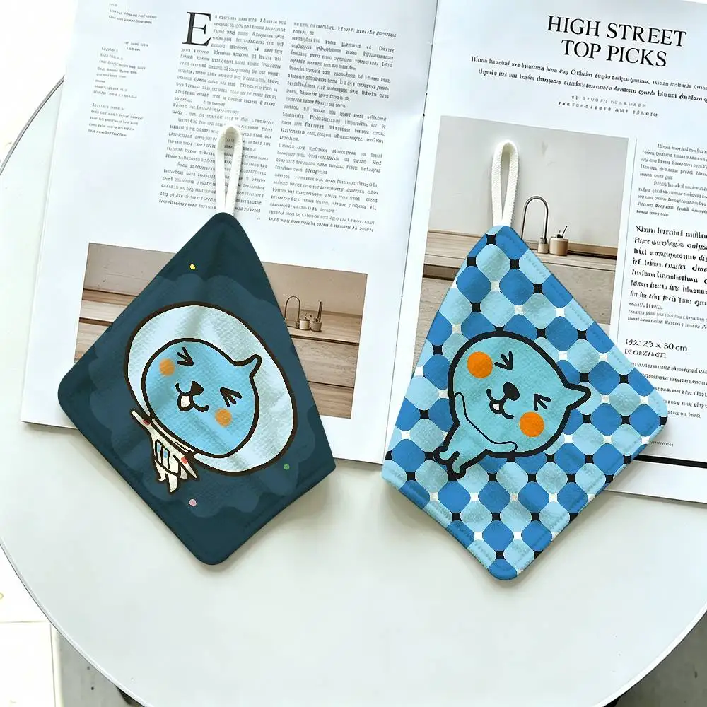 Q-Qoo Polyester Cotton Hand Wiping Towel, Hanging Design, Durable for Household Restaurant Toilet Use
