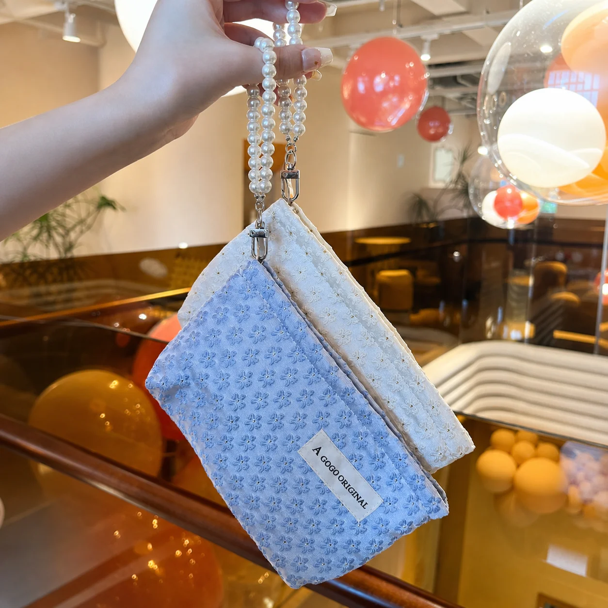 Three-Dimensional Small Flower Embroidery Versatile Cosmetic Bag Female Korean Ins Hand Bag Portable Large-Capacity Storage Bag