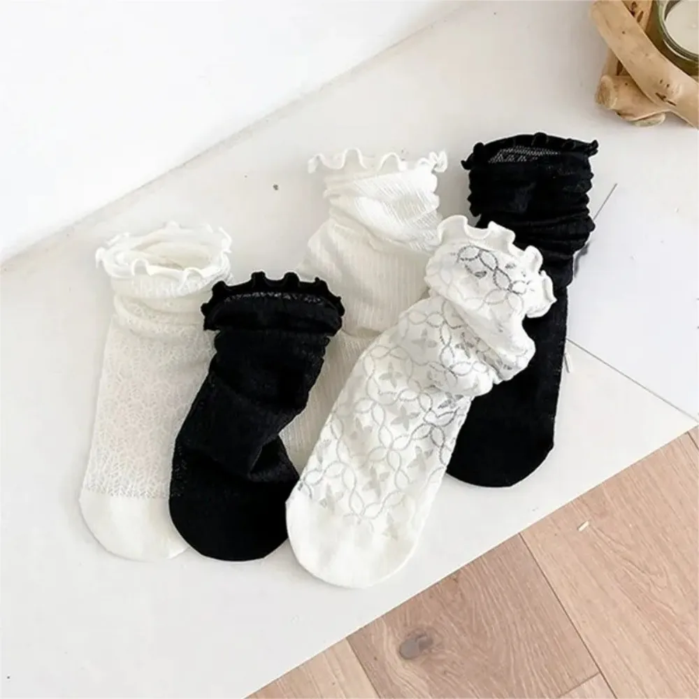1/2/4/8 أزواج من الجوارب النسائية العصرية للربيع والصيف، جوارب طويلة من الدانتيل باللونين الأبيض والأسود Harajuku مكشكشة غير رسمية على شكل زهور حلوة