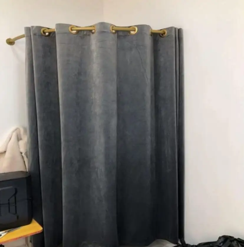 

Магазин одежды примерочная шторы гардеробная гардеробная