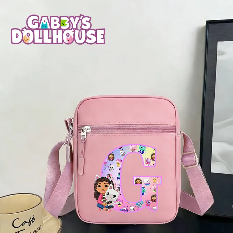 

Мультяшная сумка-кроссбоди «Домик Гэбби» с персонажами аниме, подарки для мальчиков и девочек, милая мини-сумка, многоуровневая, портативная, новинка 2026 года, модная уличная сумка