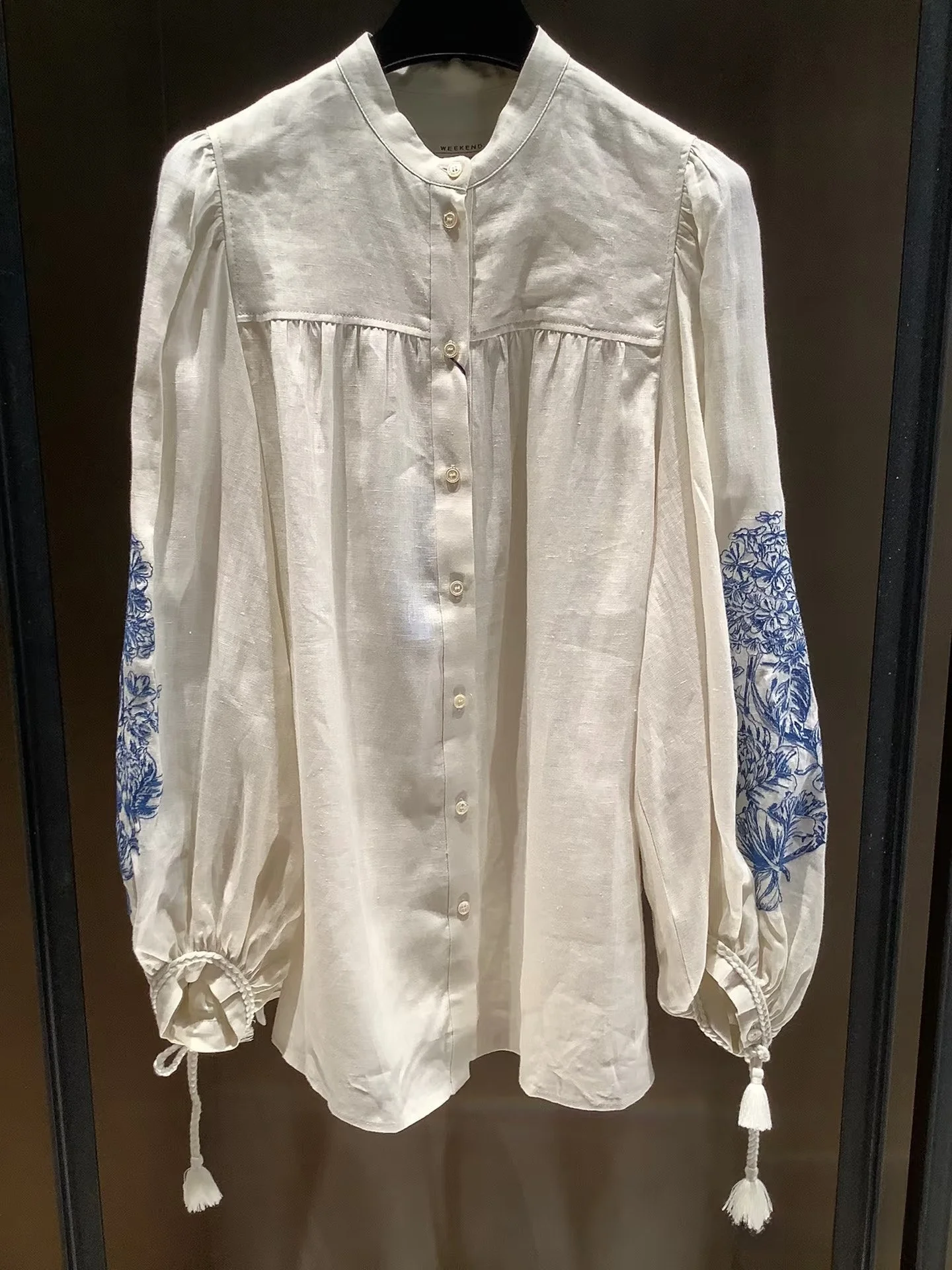 

Retro Embroidered Blue And White Porcelain Loose Lantern Sleeve Shirt Women's Modern Style round Neck Single Button Linen Blouse