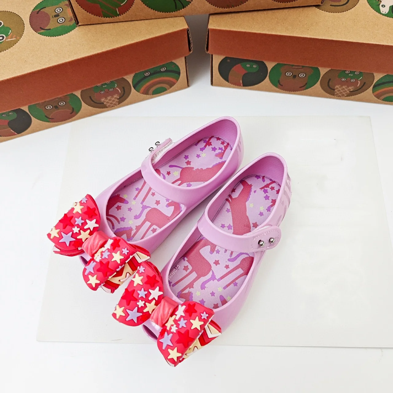 

Оригинальные брендовые детские новейшие модные прозрачные туфли принцессы для девочек, сандалии с бантом «рыбий рот», детская ароматная пляжная обувь HMI209