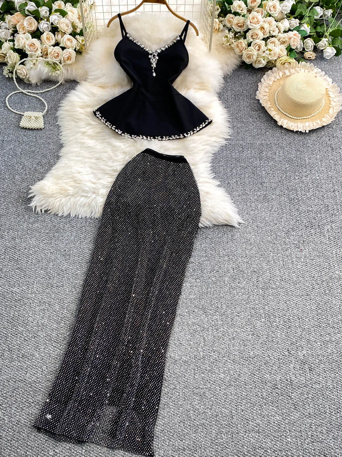 

Diamond Embedded V-Neck Strap Top And Mesh Long Skirt Two-Piece Set Fashionable Commute Style High Waist Diamond He...
