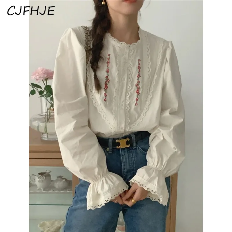 

CJFHJE Korean Women's Small and Fresh Embroidered Lace Patchwork Long Sleeved Shirt New Casual Women Single Breasted Shirt Top