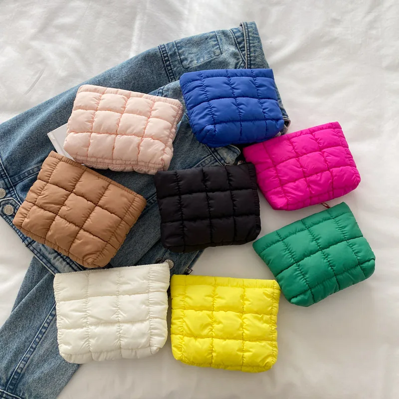 Women Makeup Pouch Padded Quilted Makeup Storage Bag Puffer Makeup Bag Large Cosmetic Organizer Bag Clutch Handbag Beauty Case