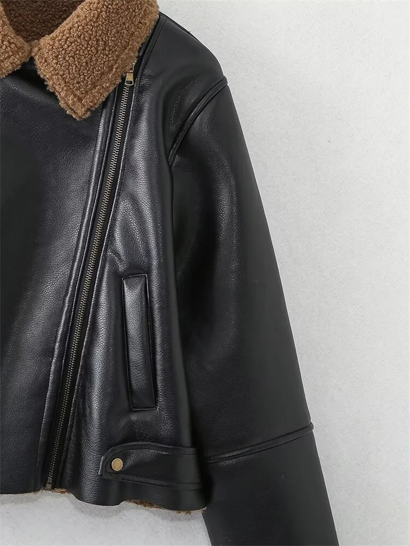 Giacca da donna 2025 Inverno Nuova giacca da motociclista foderata in pile caldo effetto ecopelle nera a maniche lunghe Elegante e unica