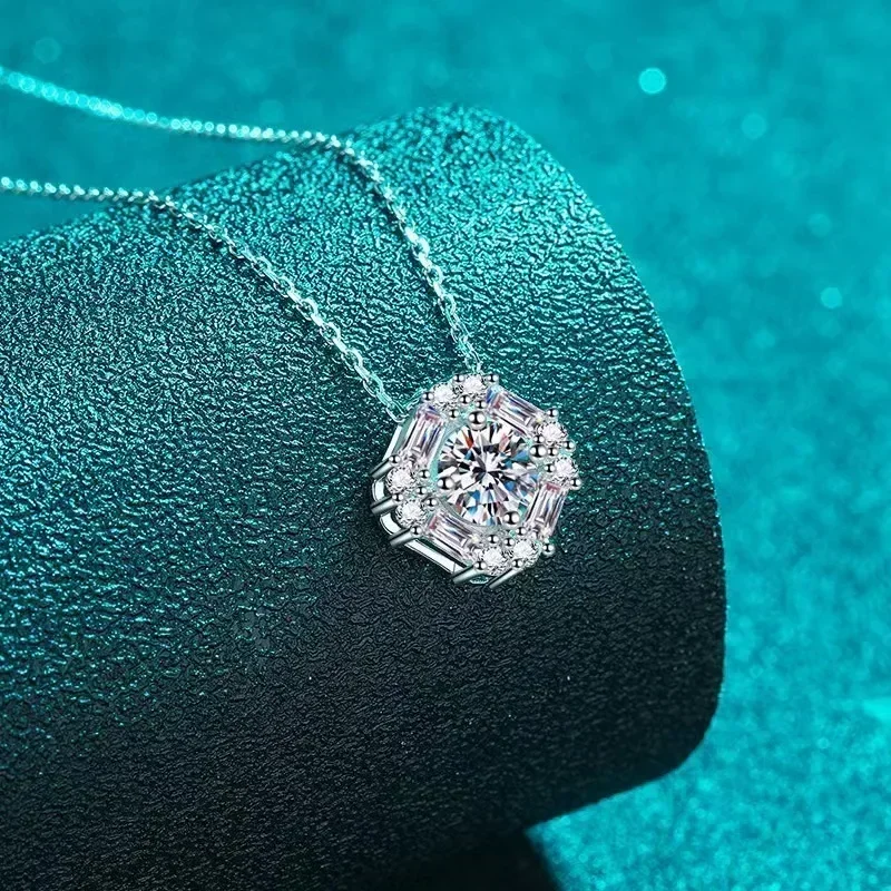 Square Inlaid Moissanite Diamond 1.62CT Pendants Collarbone Chain, Platinum Pt950 Necklaces for Women Fine Jewelry Birthday Gift