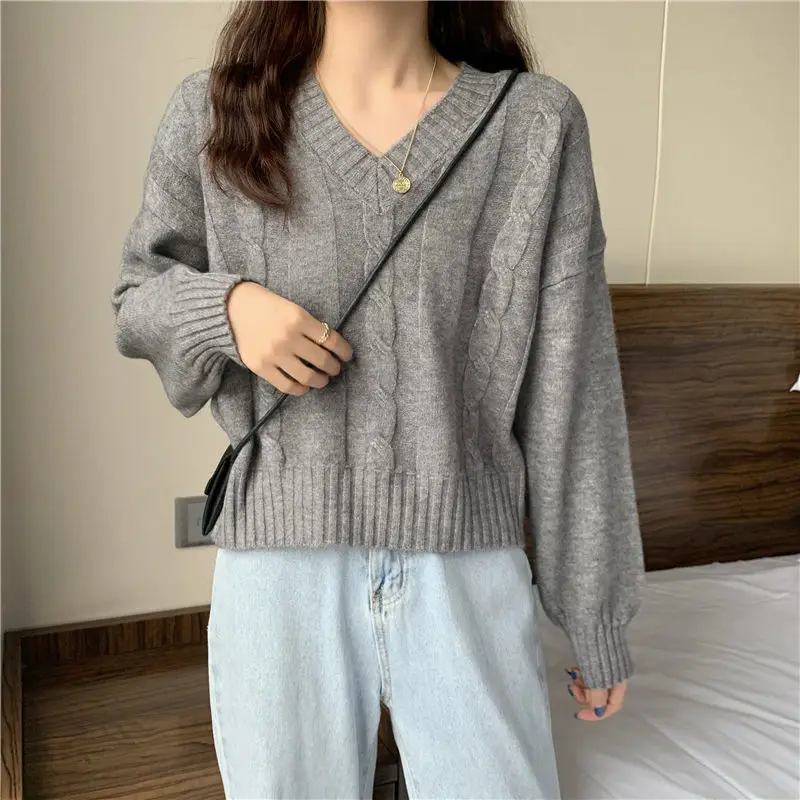 Fashion Autumn Winter Solid Sweaters Womne New Long Sleeve Classic V-neck Loose Short Sweet Minority All-match Casual Top 2022