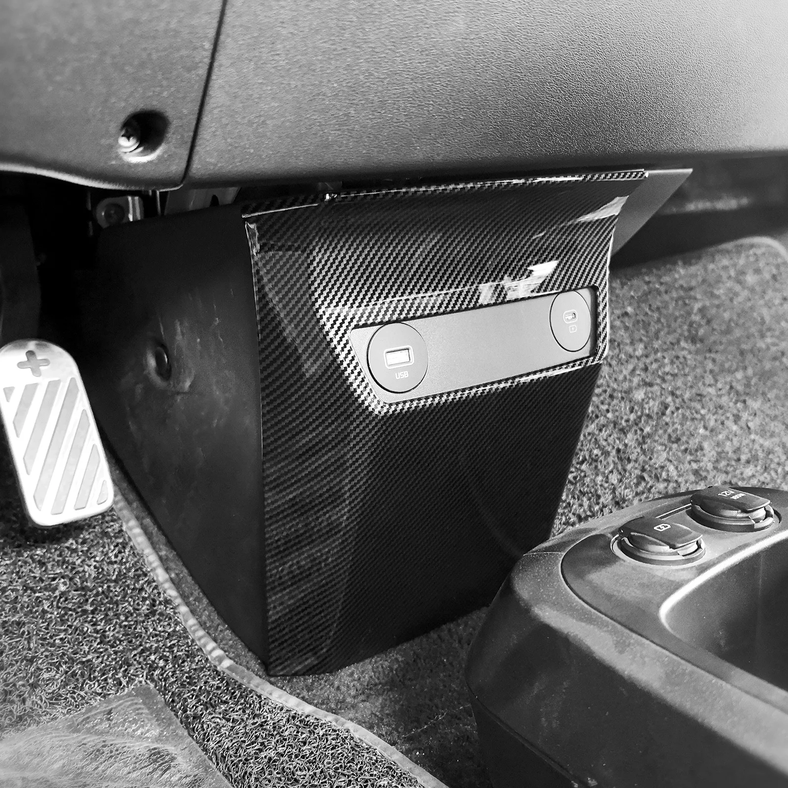 لكيا EV6 2022 2023 وحدة التحكم الأمامية مركز USB شحن غطاء منفذ مكافحة ركلة الإطار القوالب الداخلية للسيارة