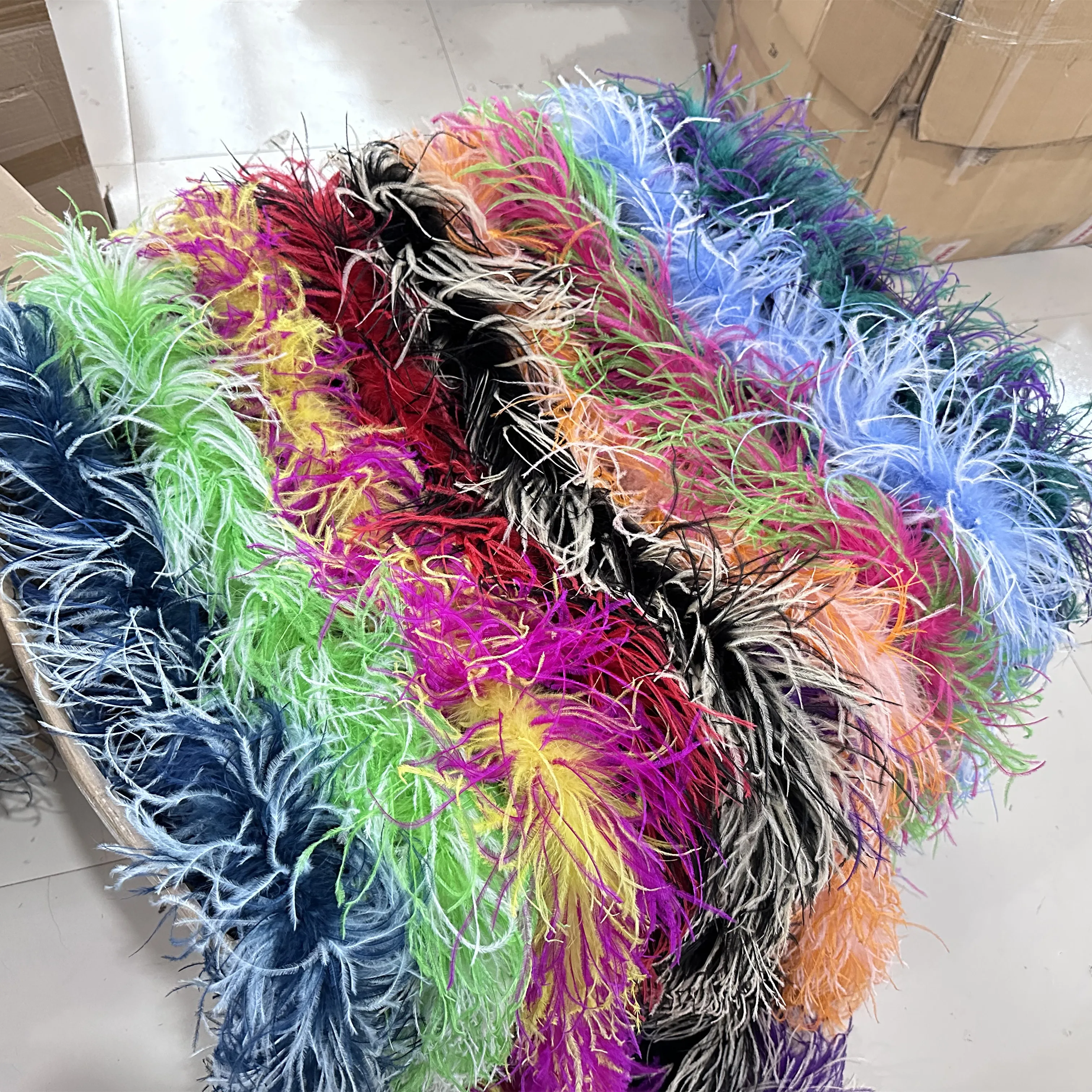 

Mixing Two Colors Ostrich Feather Boa 6PLY 10PLY Soft Plume Shawl for Wedding Clothes Dress Scarf Decoration Sewing Accessories