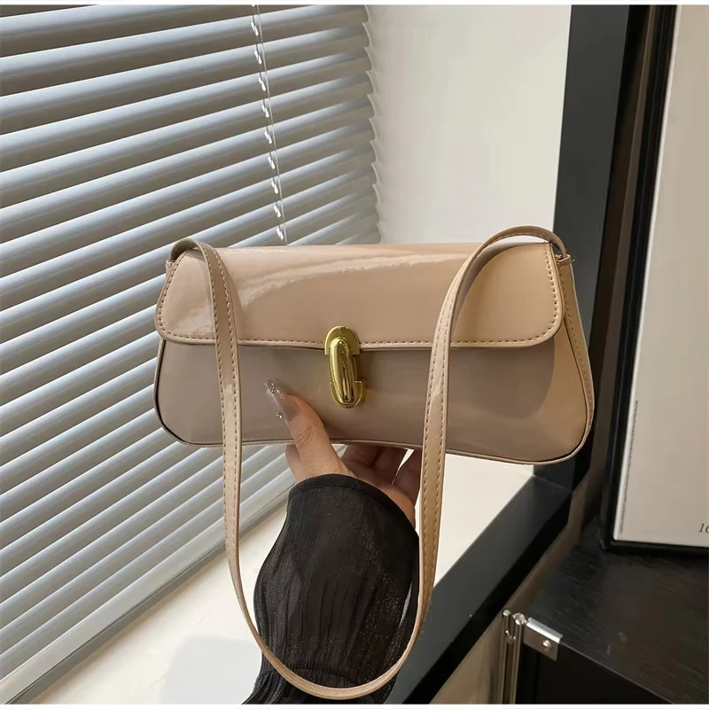 Glänzende PU-Schultertasche mit Schnalle, Damen-Unterarmtasche in Unifarbe, Elegante Vintage-Handtasche im französischen Stil für den Alltag und die Arbeit – Detail 17