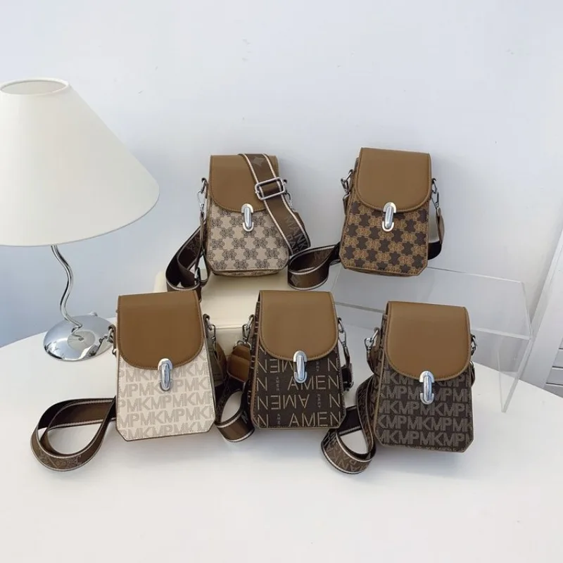 

Versatile Dark Hue Women Bag Neutral Color Underarm Shoulder Bag For Easy Matching With Any Outfit Style
