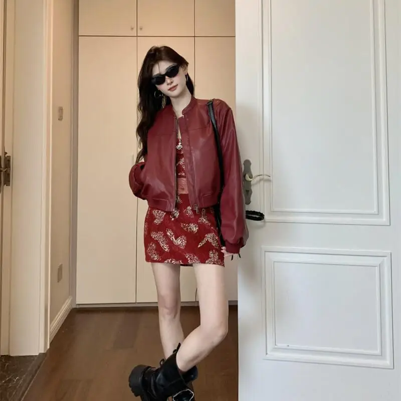 Veste en cuir rouge rétro de style américain pour femme, manteau d'automne et de printemps, nouveau modèle, beau style court, veste de locomotive élégante