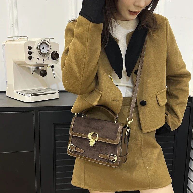 

Elegant Tote Bags For Women By Luxury Brand, Genuine Leather Construction, Spacious And Lightweight, Perfect For Shopping