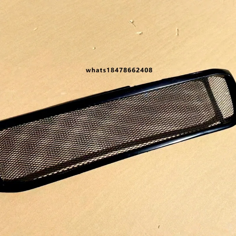 

Carbon Fiber Middle Grille for Land Cruiser LC 100