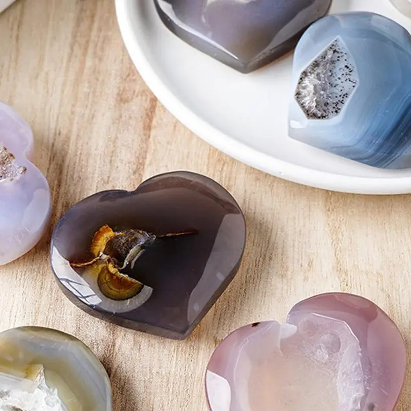 Natural Crystal Agate Cave Agate Crystal Palm Stone Nature Crystal Heart-Shaped Ornament Set For Offices Fortune Telling Shop