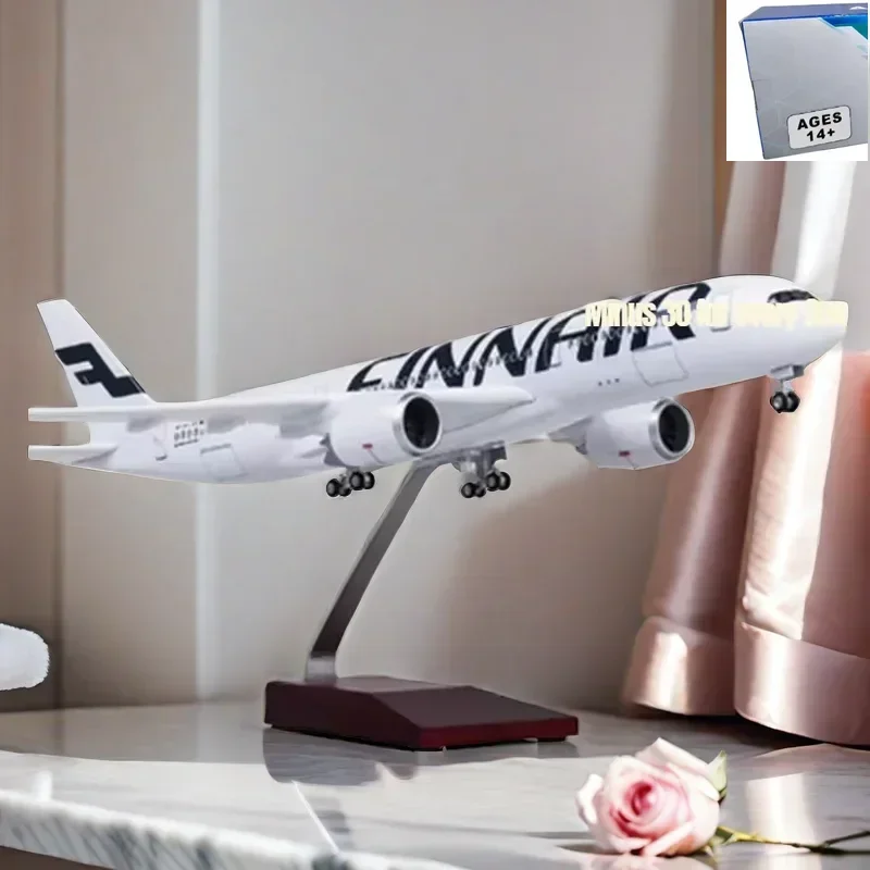 

47CM 1/142 Scale Model FINNAIR Airline Diecast Plastic Resin Airplane Airbus A350 With Light and Wheel Collection Display Toys