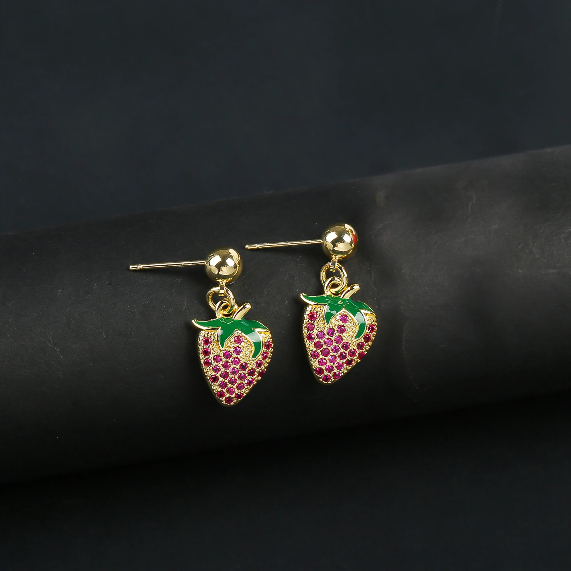 New Arrival Cute Red Strawberry Pepper Zircon studs Earrings High Quality Woman Girl Party Wedding Fruit Jewelry gift Wholesale