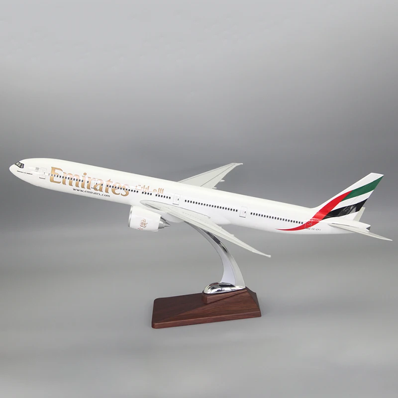 

Emirates B777-300 Civil Aviationalloy pastic Passenger Jet Model 1:160 Scale Toy Gift Collection Simulation Display Decoration