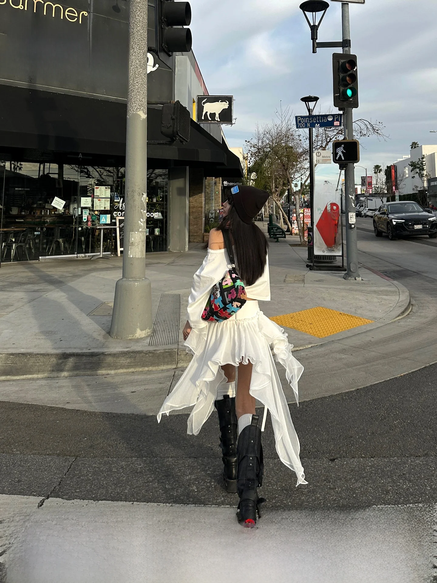 Low Waist Irregular Hem Half Skirt Women's Summer White Lace Trimmed Skirt Warden  Fashionable Asymmetrical Design