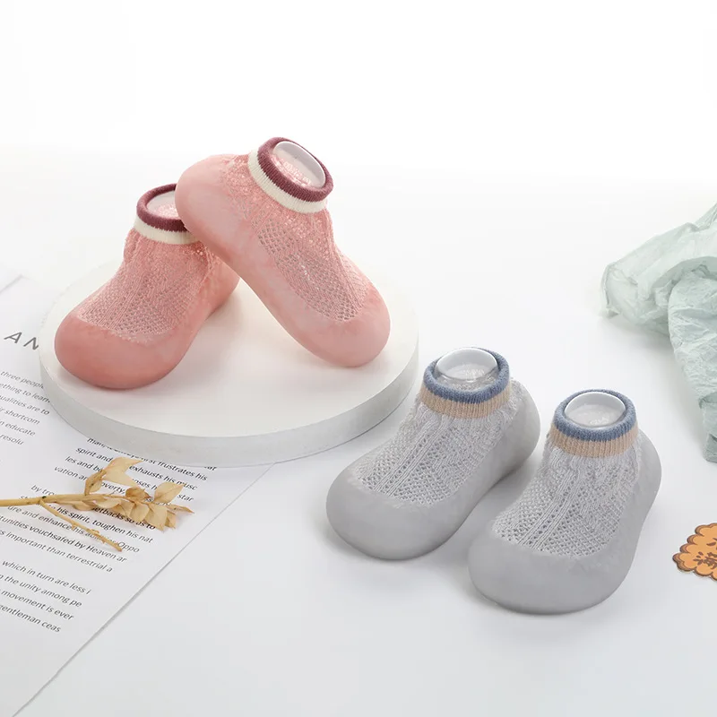 Sapatos infantis de malha respirável, sola macia, sola de borracha, resistente ao desgaste, vela antiderrapante, bebê do jardim de infância