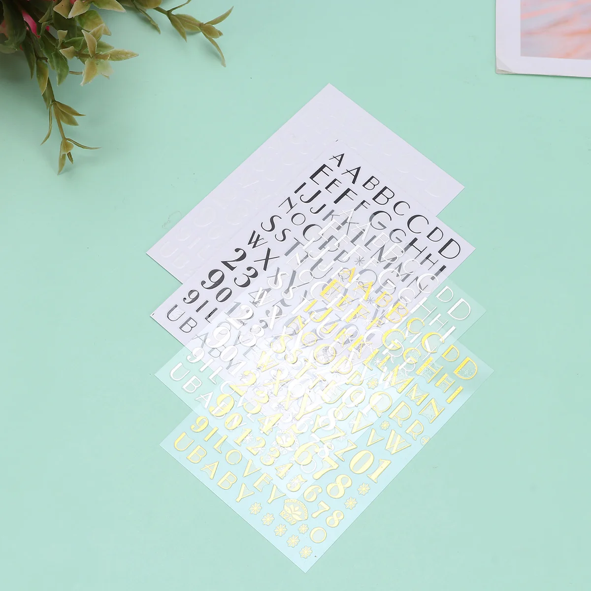 8 szt. Naklejek na paznokcie z wzorami liter, samoprzylepne naklejki DIY, kreatywne naklejki do manicure dla kobiet i dziewcząt na święta