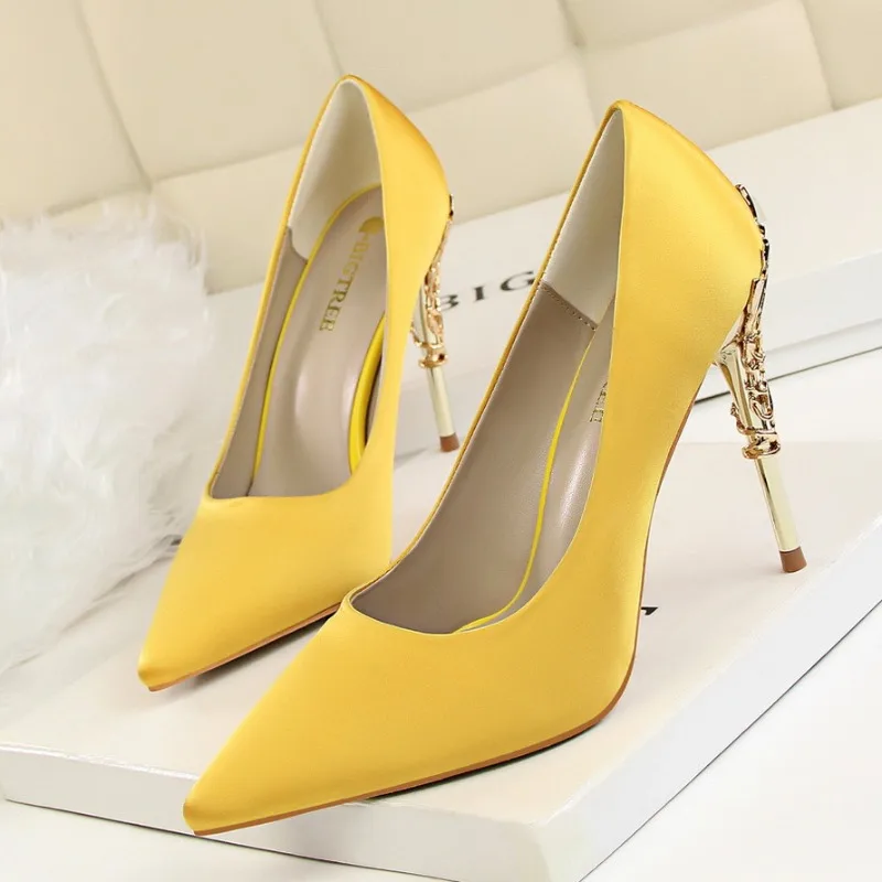 

10cm Women's Pumps and Heels Fashion Sexy Metal Heel Women's Shoes Thin Heel High Heel Pointed Satin Thin Wedding Shoes Tacones