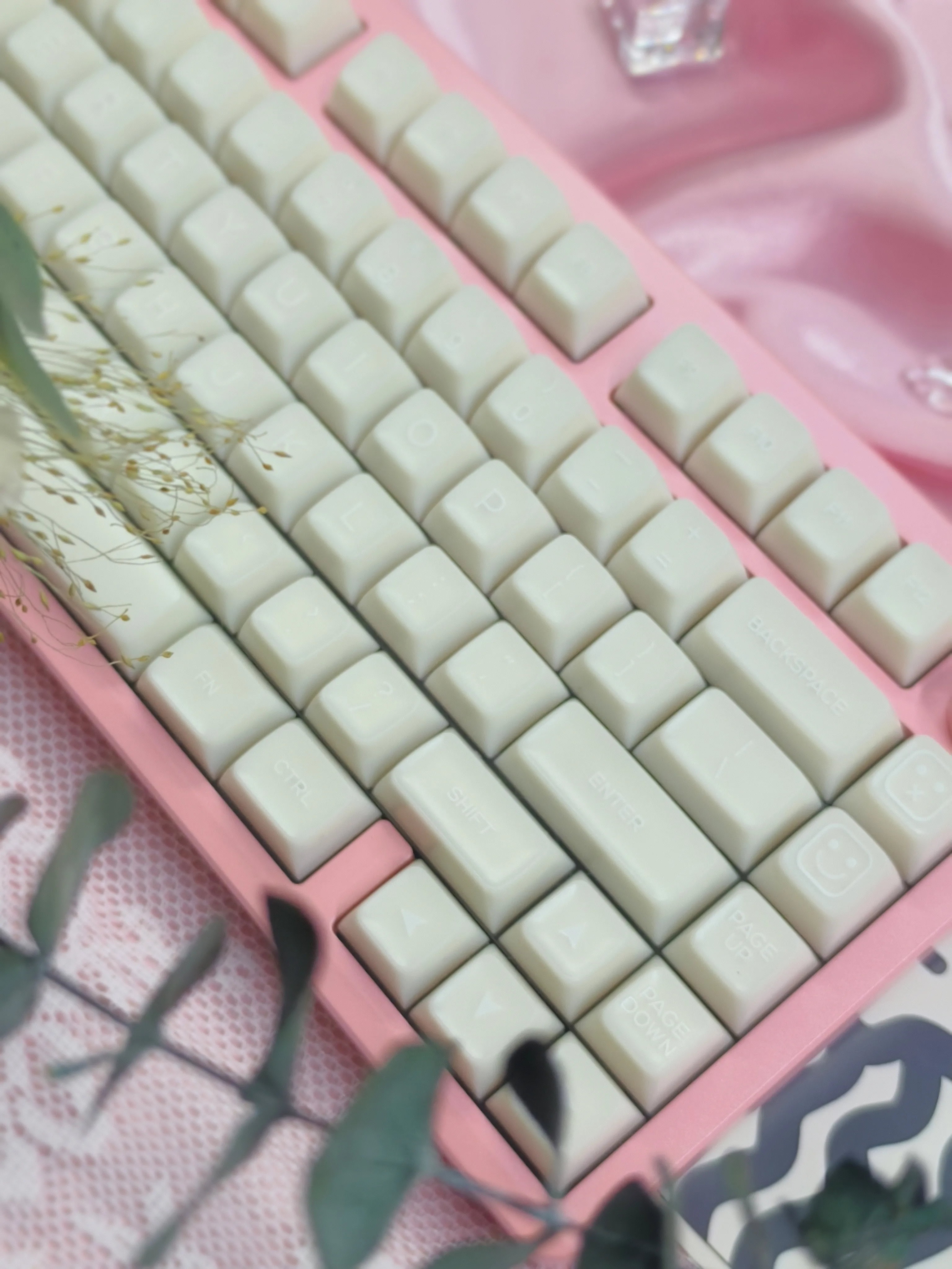 White Jade Themed Double Shot PBT Keycaps 142 Keys Custom Semi Transparent Translucent Keycap SA Profile for MX Switch Keyboard