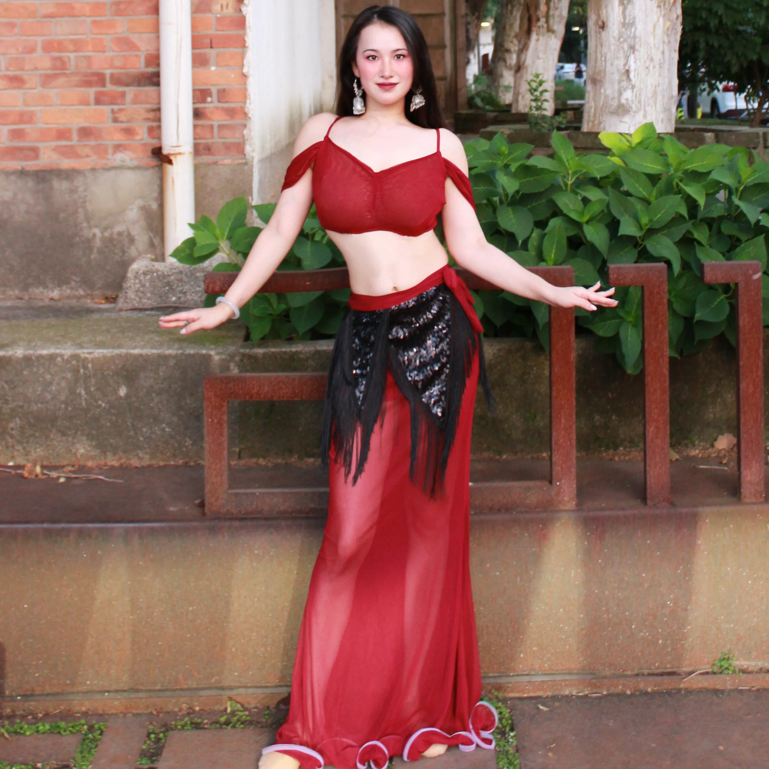 2025 traje de actuación de danza del vientre sexy top con hombros descubiertos + falda de cola de pez + bufanda de cadera con borla de lentejuelas 3 uds ropa de danza Oriental