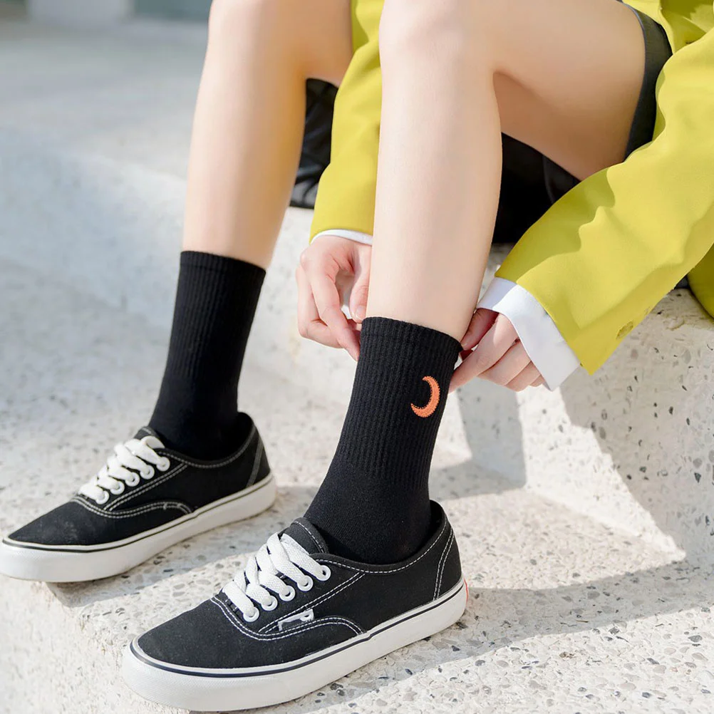 3Pairs Embroidery Middle Tube Socks Cotton Socks for Women Breathable Absorbent Non-Deformable Fading-Resistant Multi-Purpose
