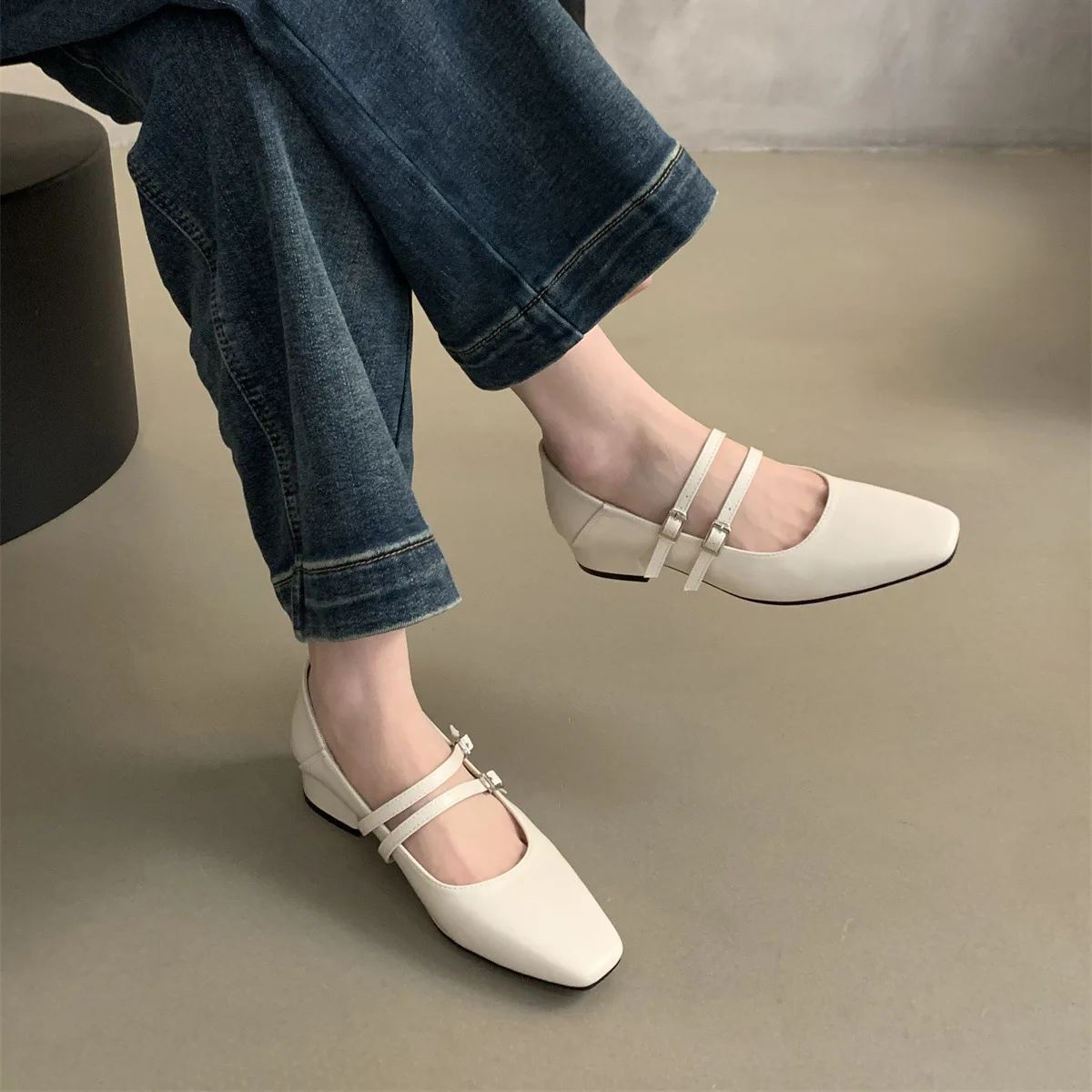 

Spring Silver Sliver Single Shoes Korean Version of French Temperament Fairy Wind Gentle Thick Heel Mary Jane Shoes
