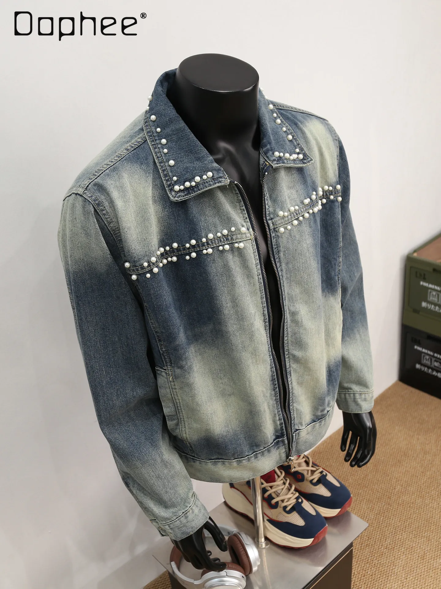 2026 Spring Autumn Men's American Retro Washed Blue Gradient Denim Jacket Beaded Streetwear Biker Coat for Daily Wear