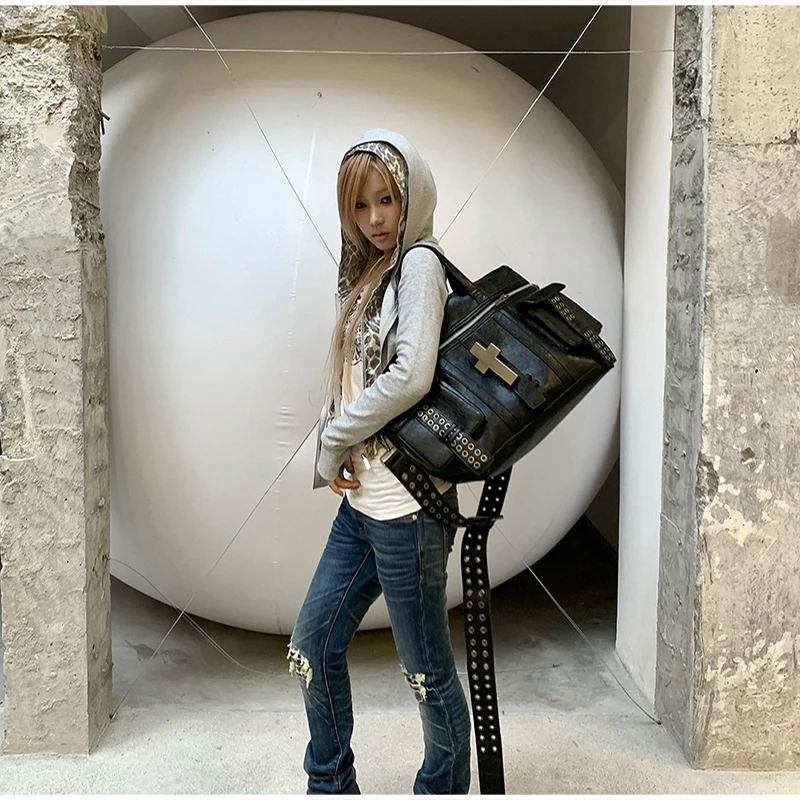 Vintage Distressed Tote Bag mit Kreuznieten, Große Unisex Umhängetasche, Reißverschluss-Handtasche aus Cracked PU für Damen – Detail 29