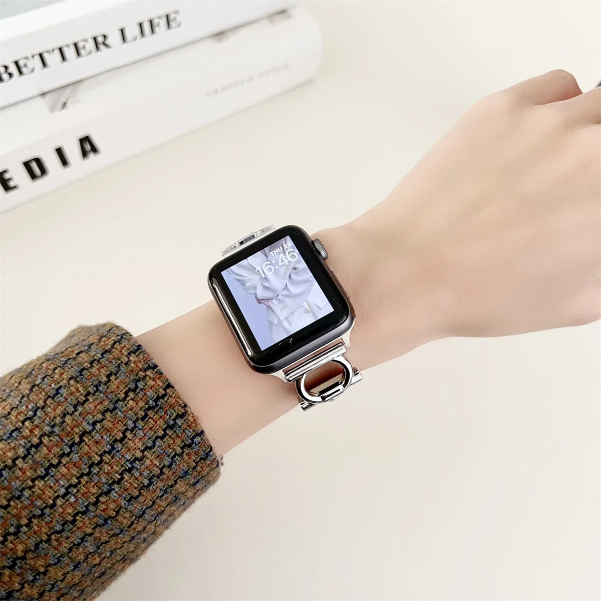 Watch Band For iWatch 42/44/45/46/49mm 38/40/41mm PU leather Fashion Watch Strap for Watch Series Ultra2 Series 10/9/8/7/6/5/4/3/2/1_voghion.com