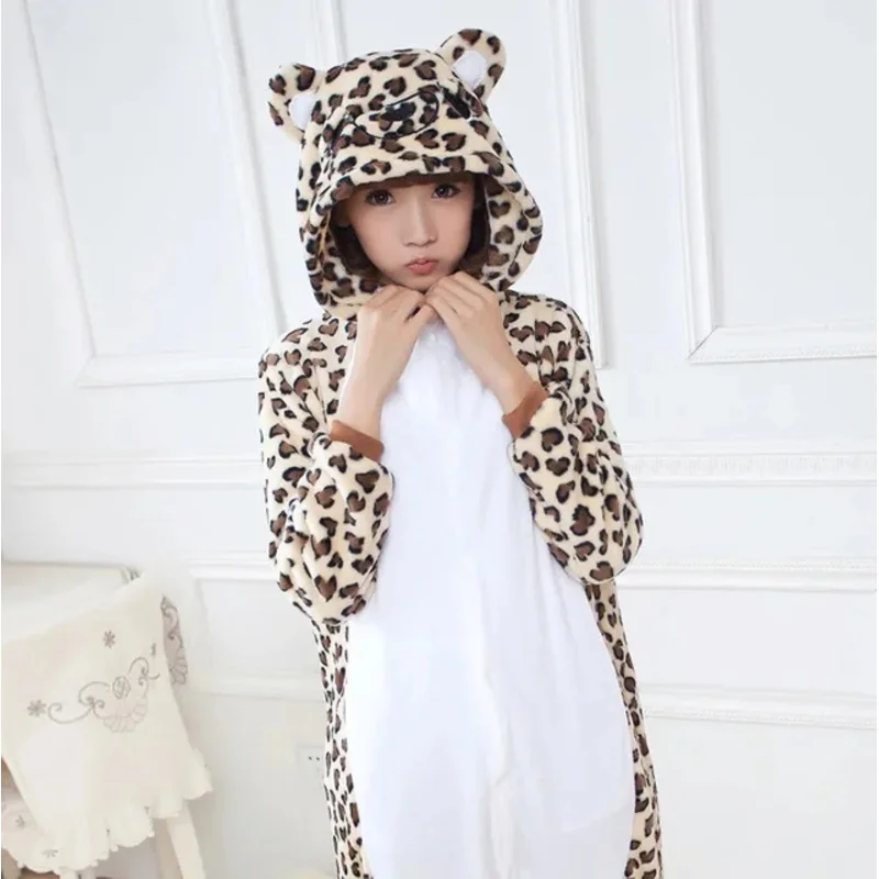 WAT 동물 잠옷 Pika Panda Owl Stich Pajama Kigurumi Pijamas 얼룩말 수면 탑 의상 Cosplay Onesies Robe 2025 New