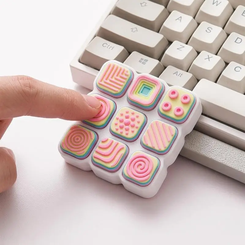 Niedlicher 9-Tasten-Schlüsselanhänger, tragbare Drucktasten-Fidget-Tastatur, Entspannungs-Clicker-Schlüsselanhänger zur Zeitvertreibung – Detail 4
